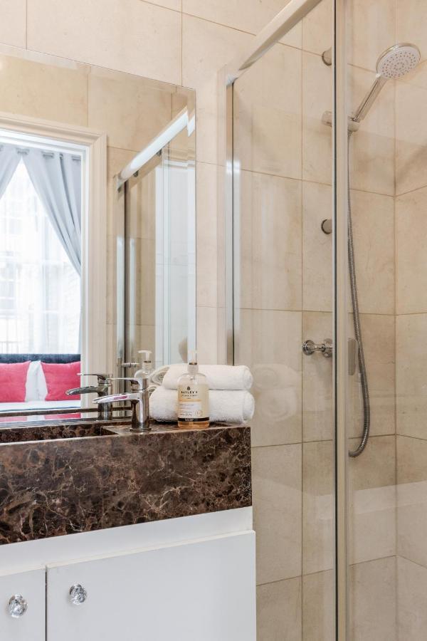 Oxford Street 2 Bed Apartment London Bagian luar foto