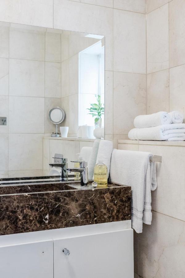 Oxford Street 2 Bed Apartment London Bagian luar foto