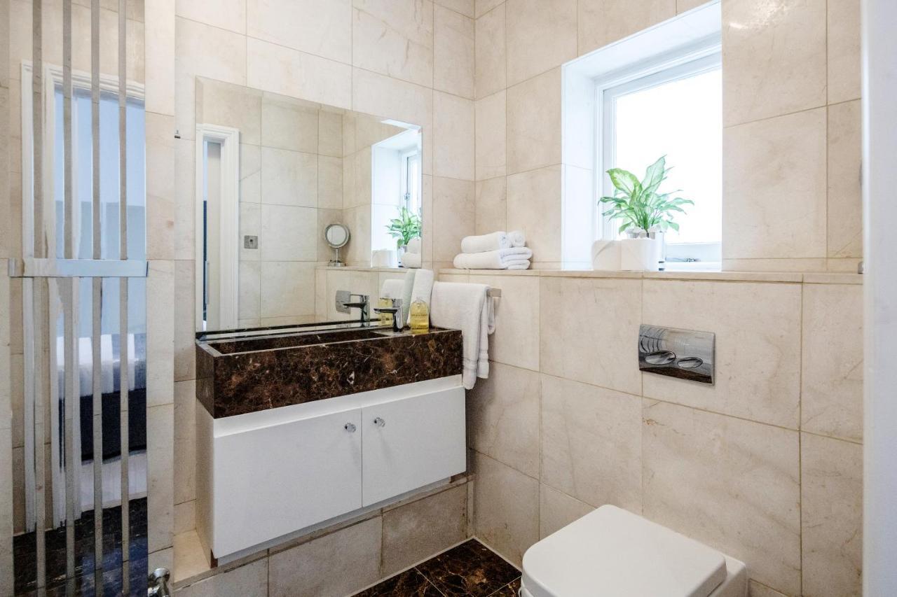 Oxford Street 2 Bed Apartment London Bagian luar foto